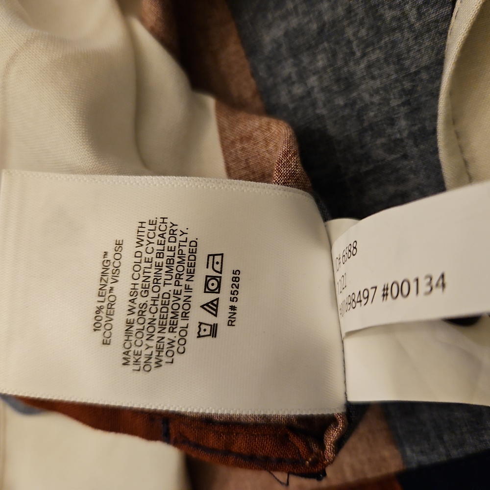 Color blocked Rayon button down by Express - Picture 5 of 5